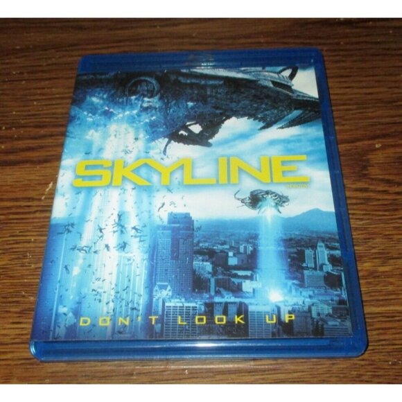 Skyline (Blu-ray Disc, 2010, Canadian) - Picture 1 of 3